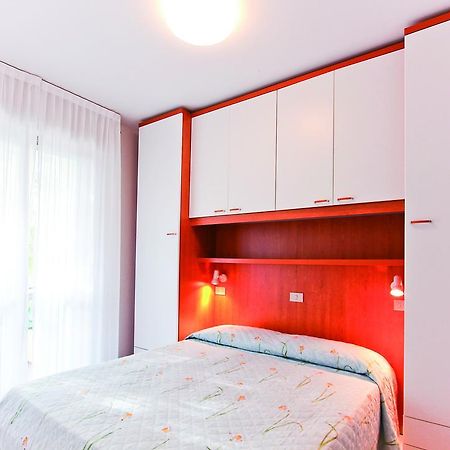 Apartamento Residenza Ibsen Lignano Sabbiadoro Habitación foto