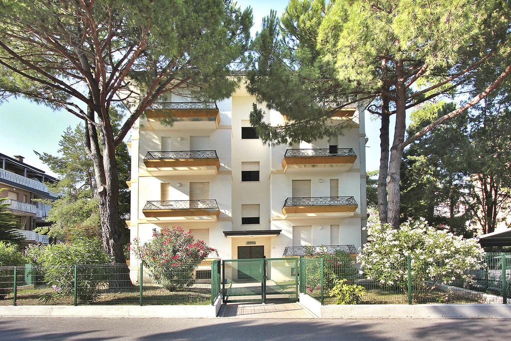 Apartamento Residenza Ibsen Lignano Sabbiadoro Habitación foto