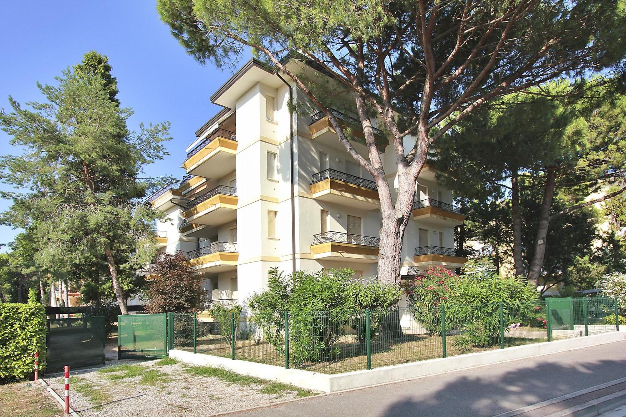 Apartamento Residenza Ibsen Lignano Sabbiadoro Exterior foto